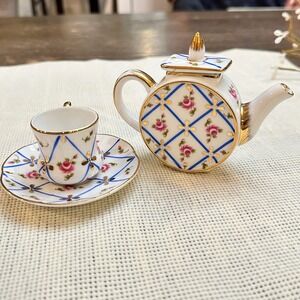Delton‎ Products Corp Mini Porcelain Teapot Cup Saucer Blue Gold Vintage Decor
